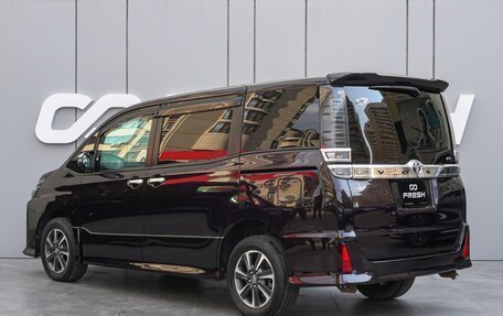 Toyota Voxy III, 2017 год, 2 320 000 рублей, 2 фотография