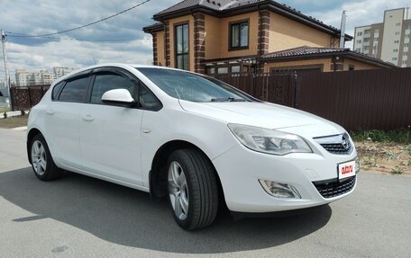 Opel Astra J, 2011 год, 750 000 рублей, 3 фотография