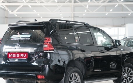 Toyota Land Cruiser Prado 150 рестайлинг 2, 2018 год, 5 039 000 рублей, 5 фотография