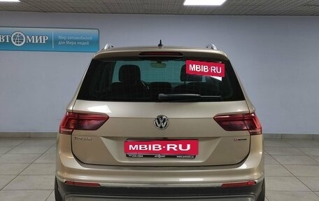 Volkswagen Tiguan II, 2018 год, 2 433 000 рублей, 6 фотография