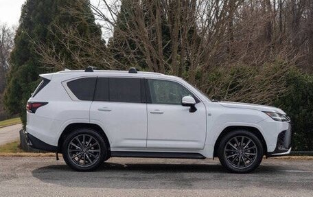 Lexus LX, 2023 год, 13 640 000 рублей, 3 фотография