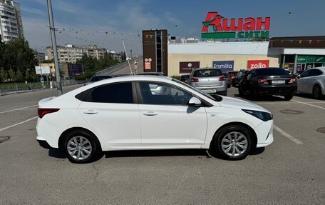 Hyundai Accent IV, 2022 год, 1 600 000 рублей, 4 фотография