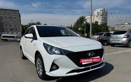 Hyundai Accent IV, 2022 год, 1 600 000 рублей, 2 фотография