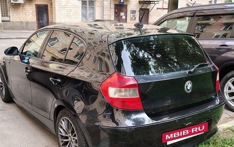 BMW 1 серия, 2006 год, 900 000 рублей, 3 фотография