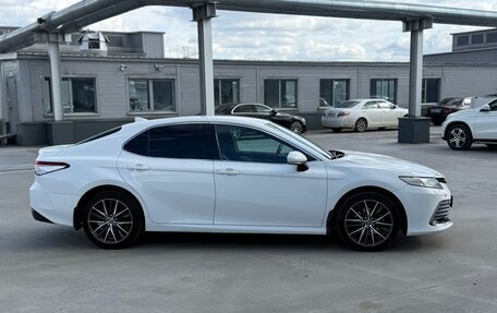 Toyota Camry, 2022 год, 3 450 000 рублей, 2 фотография