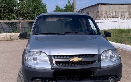 Chevrolet Niva I рестайлинг, 2015 год, 650 000 рублей, 3 фотография