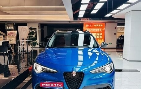 Alfa Romeo Stelvio, 2022 год, 3 000 000 рублей, 2 фотография