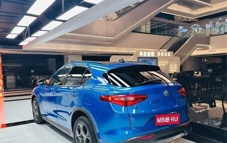 Alfa Romeo Stelvio, 2022 год, 3 000 000 рублей, 4 фотография