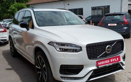 Volvo XC90 II рестайлинг, 2022 год, 4 670 000 рублей, 2 фотография