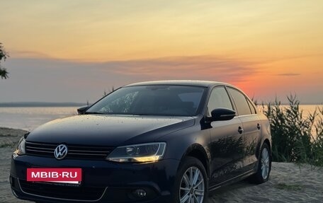 Volkswagen Jetta VI, 2011 год, 1 050 000 рублей, 5 фотография