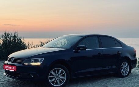 Volkswagen Jetta VI, 2011 год, 1 050 000 рублей, 3 фотография