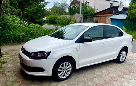 Volkswagen Polo VI (EU Market), 2013 год, 720 000 рублей, 2 фотография