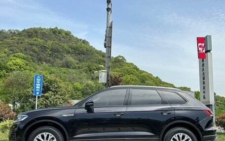 Volkswagen Touareg III, 2020 год, 4 100 000 рублей, 3 фотография