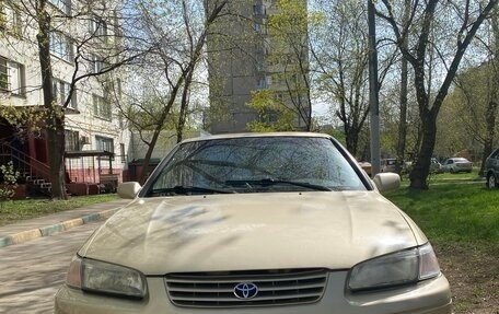 Toyota Camry, 1999 год, 450 000 рублей, 3 фотография