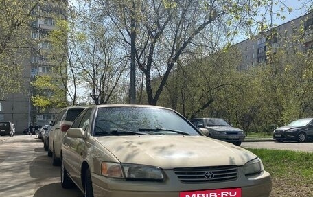 Toyota Camry, 1999 год, 450 000 рублей, 4 фотография