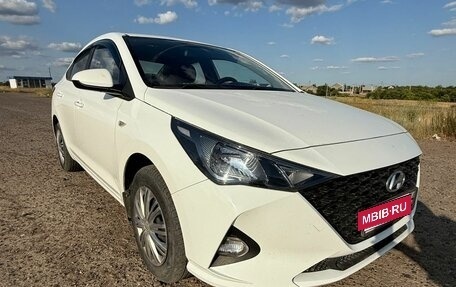 Hyundai Solaris II рестайлинг, 2020 год, 1 399 000 рублей, 5 фотография