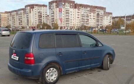 Volkswagen Touran III, 2004 год, 420 000 рублей, 3 фотография