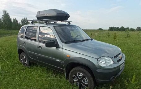 Chevrolet Niva I рестайлинг, 2010 год, 614 000 рублей, 3 фотография