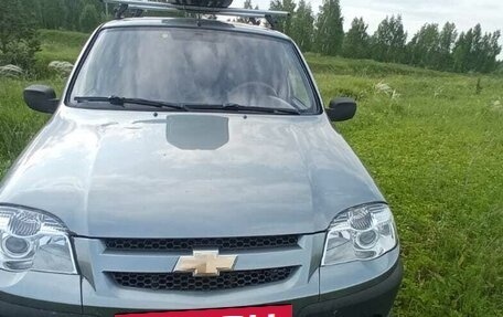 Chevrolet Niva I рестайлинг, 2010 год, 614 000 рублей, 2 фотография
