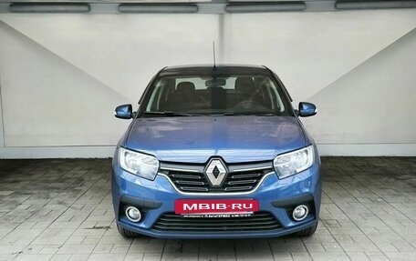 Renault Logan II, 2018 год, 879 000 рублей, 2 фотография