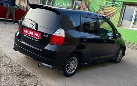 Honda Fit III, 2005 год, 550 000 рублей, 4 фотография