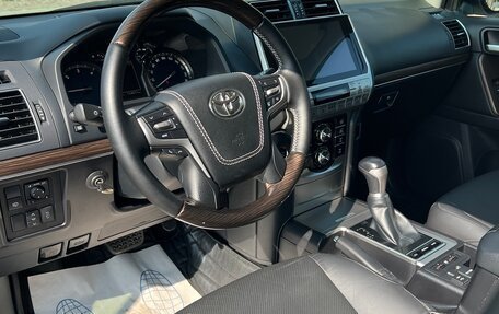 Toyota Land Cruiser Prado 150 рестайлинг 2, 2017 год, 4 900 000 рублей, 8 фотография