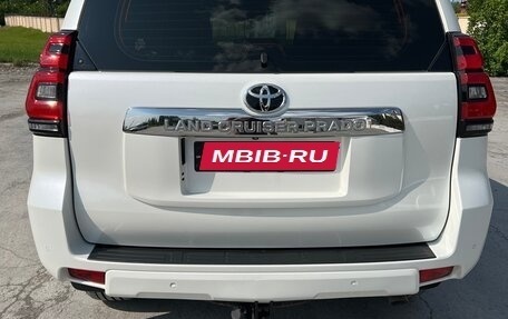 Toyota Land Cruiser Prado 150 рестайлинг 2, 2017 год, 4 900 000 рублей, 5 фотография