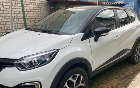 Renault Kaptur I рестайлинг, 2017 год, 1 400 000 рублей, 3 фотография