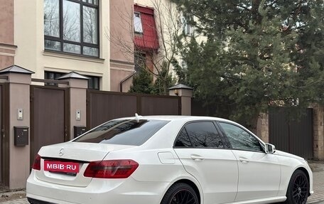 Mercedes-Benz E-Класс, 2011 год, 1 360 000 рублей, 8 фотография