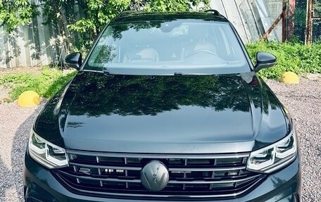 Volkswagen Tiguan II, 2022 год, 3 350 000 рублей, 2 фотография