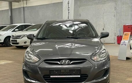Hyundai Solaris II рестайлинг, 2011 год, 690 000 рублей, 2 фотография