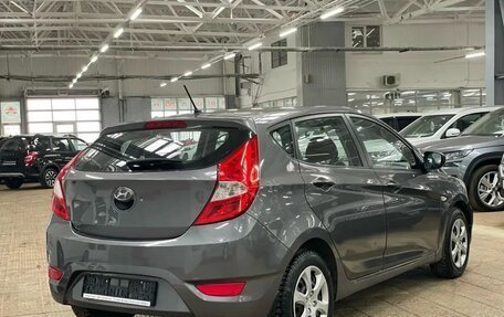 Hyundai Solaris II рестайлинг, 2011 год, 690 000 рублей, 5 фотография
