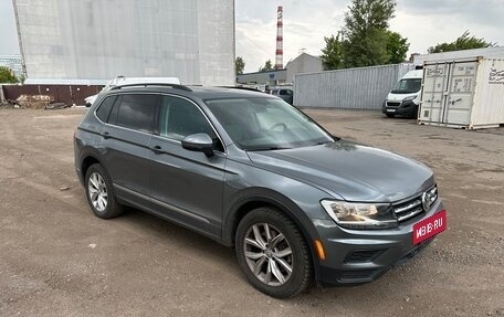 Volkswagen Tiguan II, 2018 год, 2 800 000 рублей, 2 фотография