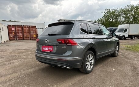 Volkswagen Tiguan II, 2018 год, 2 800 000 рублей, 5 фотография
