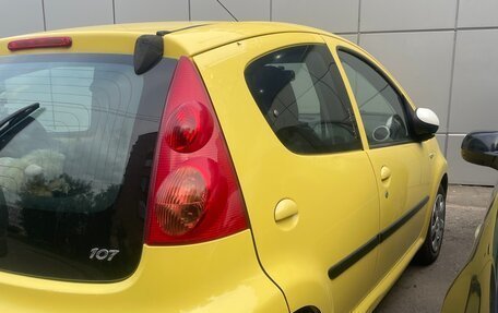 Peugeot 107 I рестайлинг, 2011 год, 450 000 рублей, 5 фотография