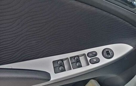 Hyundai Solaris II рестайлинг, 2013 год, 1 160 000 рублей, 3 фотография