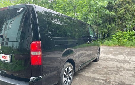Peugeot Traveller I, 2019 год, 2 600 000 рублей, 4 фотография