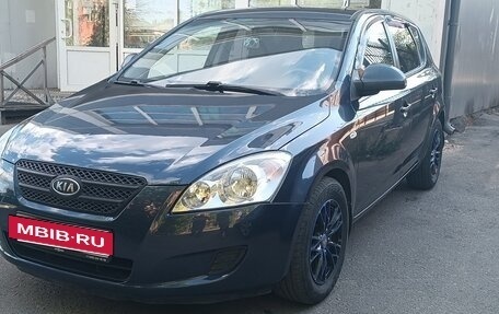 KIA cee'd I рестайлинг, 2008 год, 669 000 рублей, 2 фотография