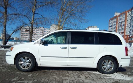 Chrysler Town & Country V рестайлинг, 2007 год, 900 000 рублей, 2 фотография