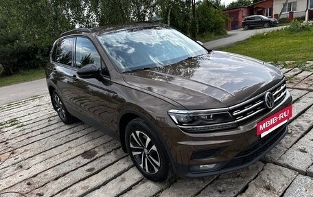 Volkswagen Tiguan II, 2019 год, 2 490 000 рублей, 3 фотография