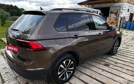 Volkswagen Tiguan II, 2019 год, 2 490 000 рублей, 6 фотография