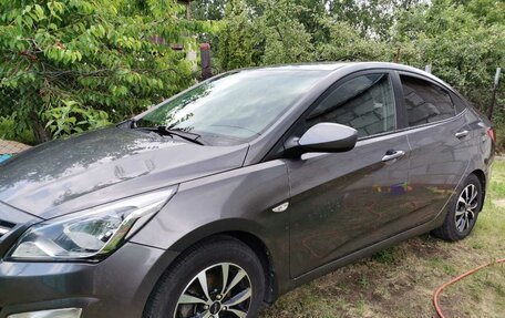 Hyundai Solaris II рестайлинг, 2015 год, 990 000 рублей, 4 фотография