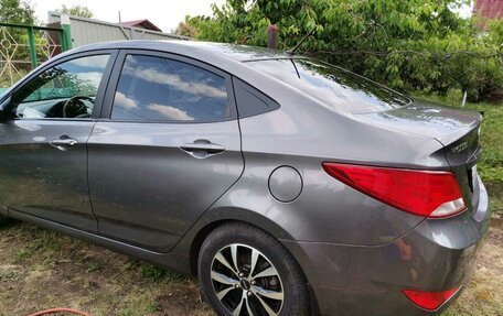 Hyundai Solaris II рестайлинг, 2015 год, 990 000 рублей, 2 фотография