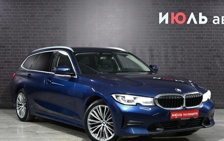 BMW 3 серия, 2019 год, 3 380 000 рублей, 3 фотография