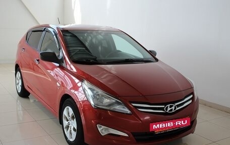 Hyundai Solaris II рестайлинг, 2015 год, 900 000 рублей, 3 фотография
