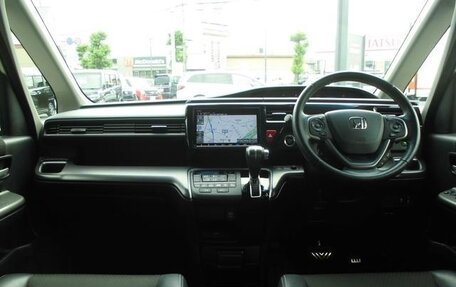Honda Stepwgn IV, 2021 год, 1 770 000 рублей, 6 фотография