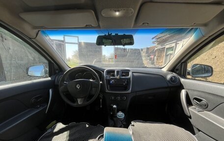 Renault Logan II, 2016 год, 500 000 рублей, 3 фотография