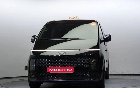 Hyundai Staria, 2021 год, 2 700 000 рублей, 2 фотография