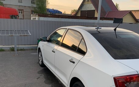 Skoda Rapid I, 2014 год, 900 000 рублей, 6 фотография