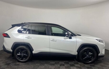 Toyota RAV4, 2021 год, 4 100 000 рублей, 4 фотография